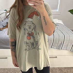 American Eagle oversizeded Christmas shirt